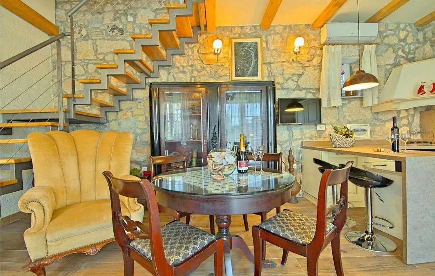Rustikales Steinhaus Nur 300 Meter Zum Strand Mit Meerblick, Grill, Terrasse Vrsar Holiday home